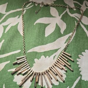 Vintage Gold Tone Sunburst Necklace💫